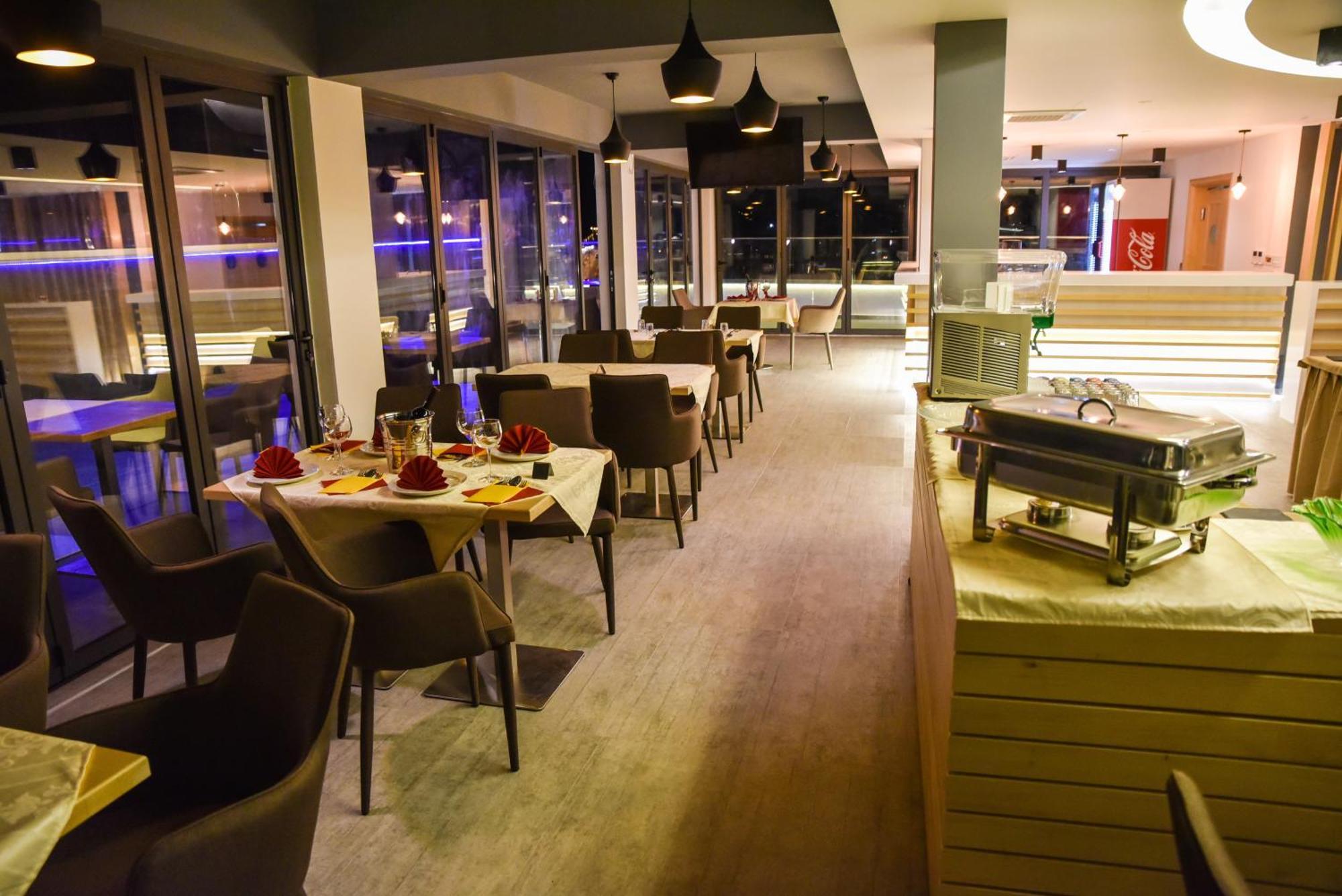 Hotel Evropa Ülgün Dış mekan fotoğraf