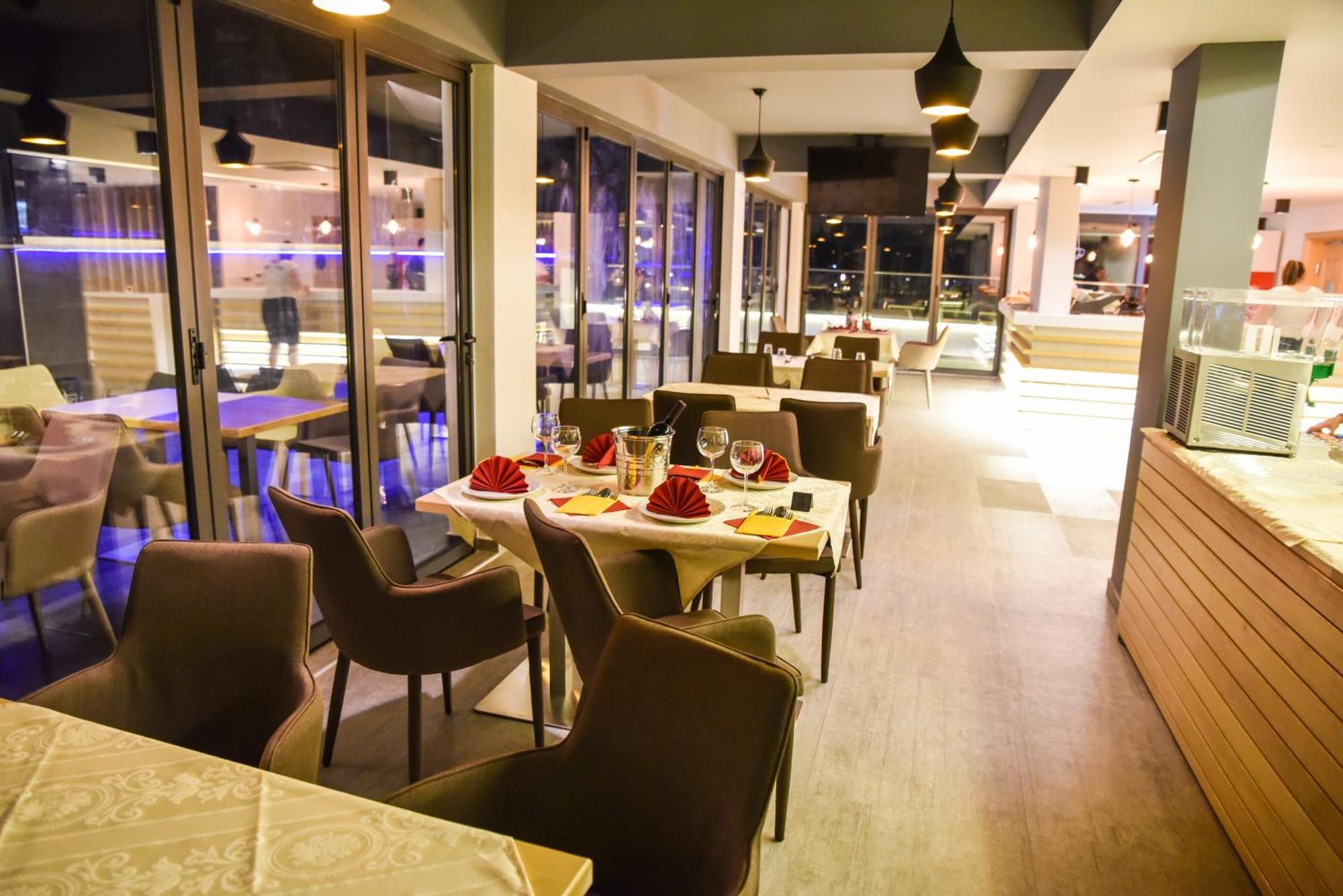 Hotel Evropa Ülgün Dış mekan fotoğraf