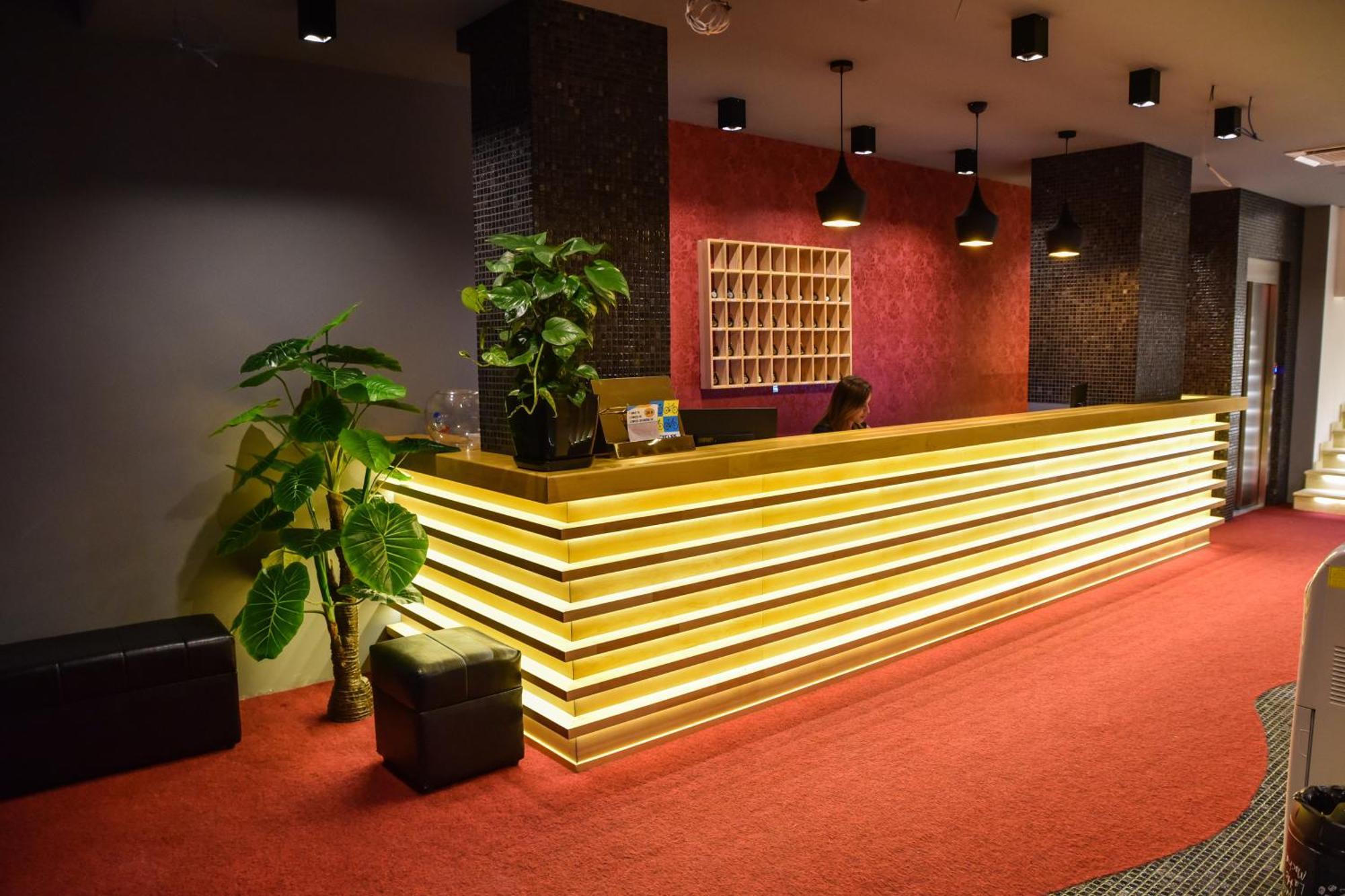Hotel Evropa Ülgün Dış mekan fotoğraf