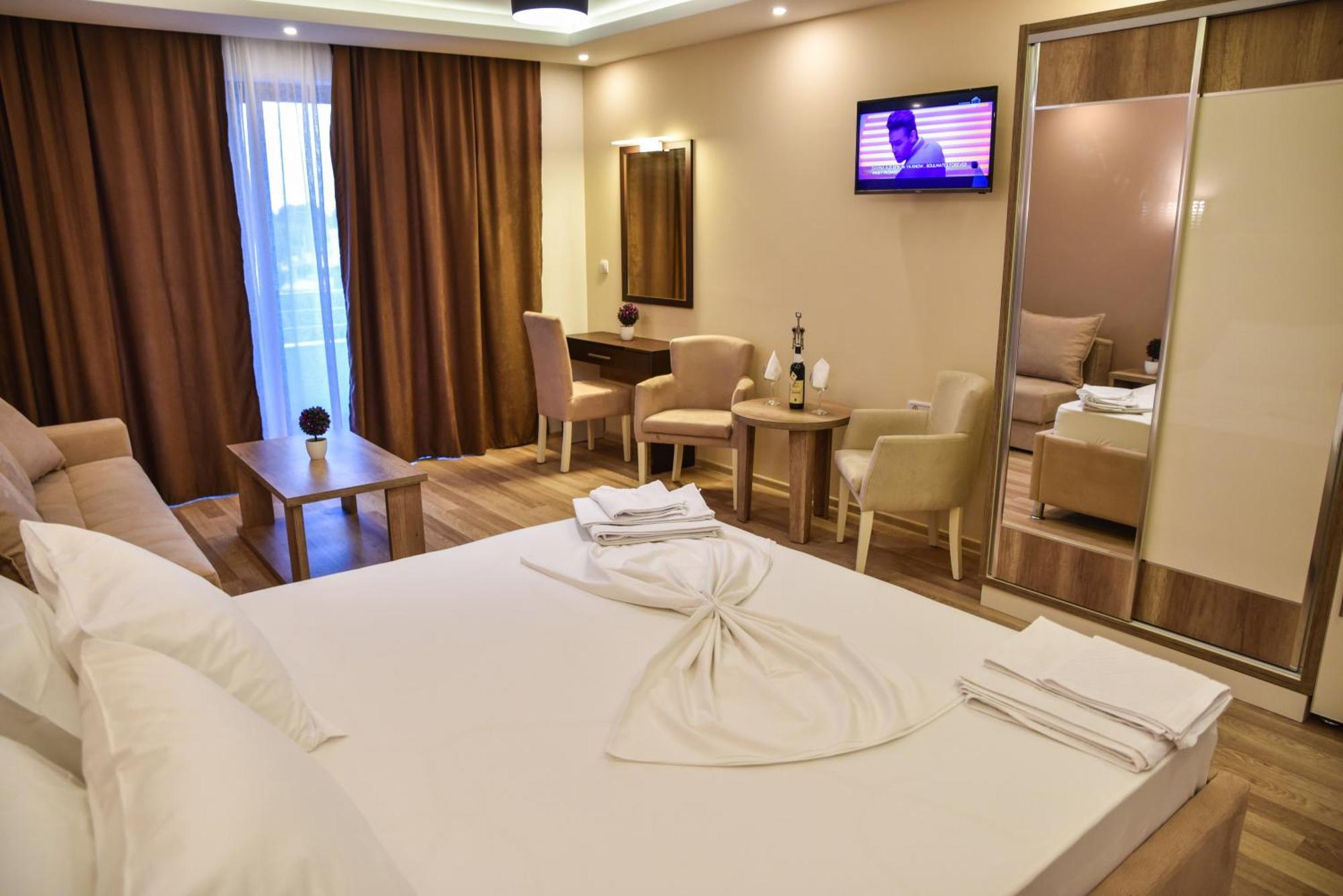 Hotel Evropa Ülgün Dış mekan fotoğraf