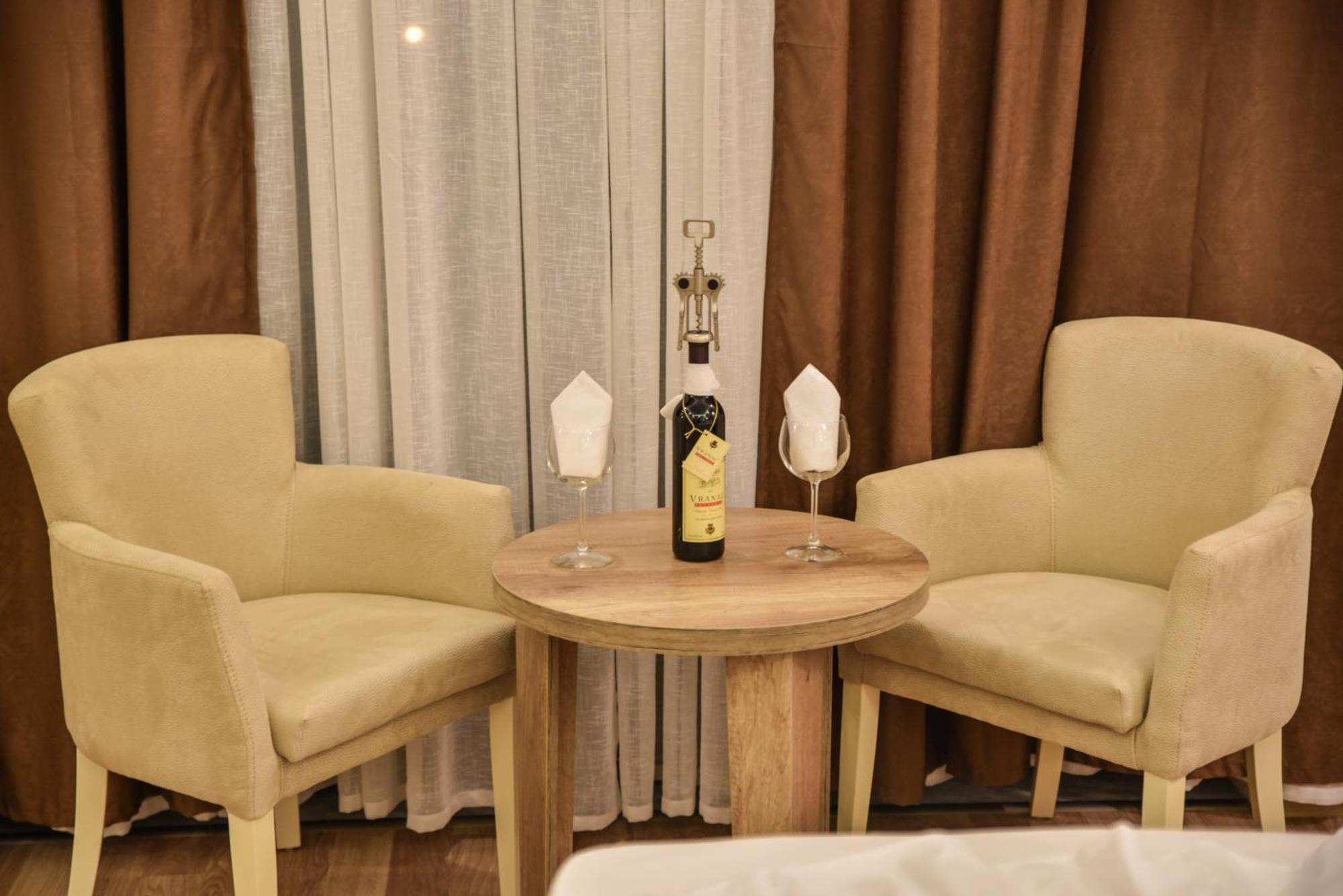 Hotel Evropa Ülgün Dış mekan fotoğraf