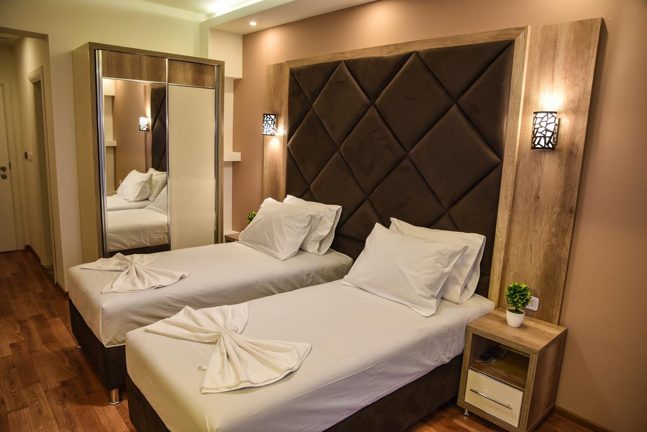 Hotel Evropa Ülgün Dış mekan fotoğraf